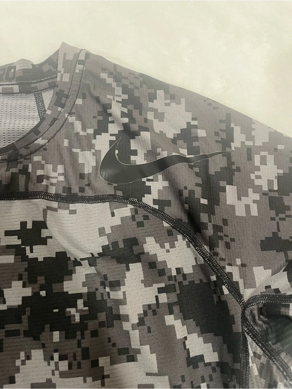 Nike Pro Hypercool Fitted Digital Camo Short Sleeve Shirt - Medium